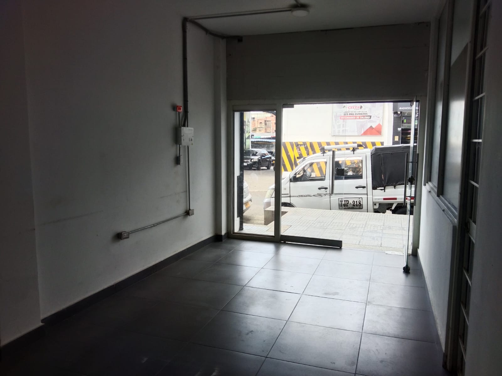 Locales Comerciales ZENTRA